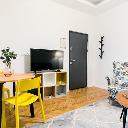 Heart Of The City - Cozy Apartments In Prime Location Bucarest Esterno foto