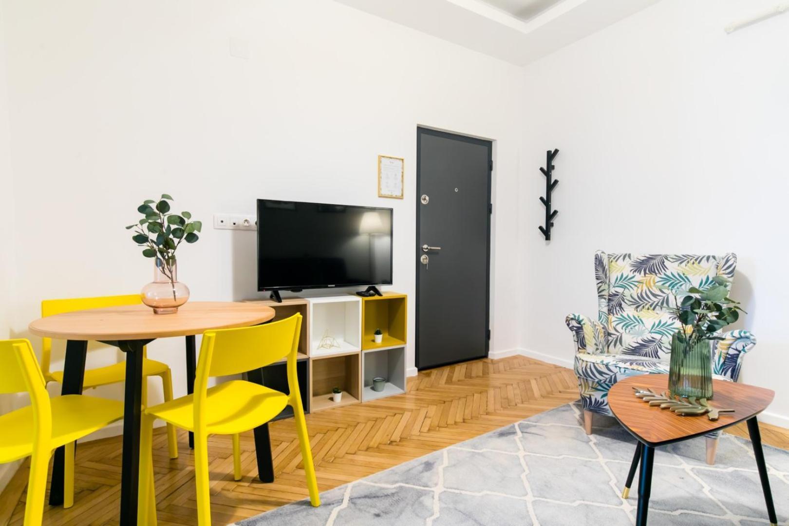 Heart Of The City - Cozy Apartments In Prime Location Bucarest Esterno foto