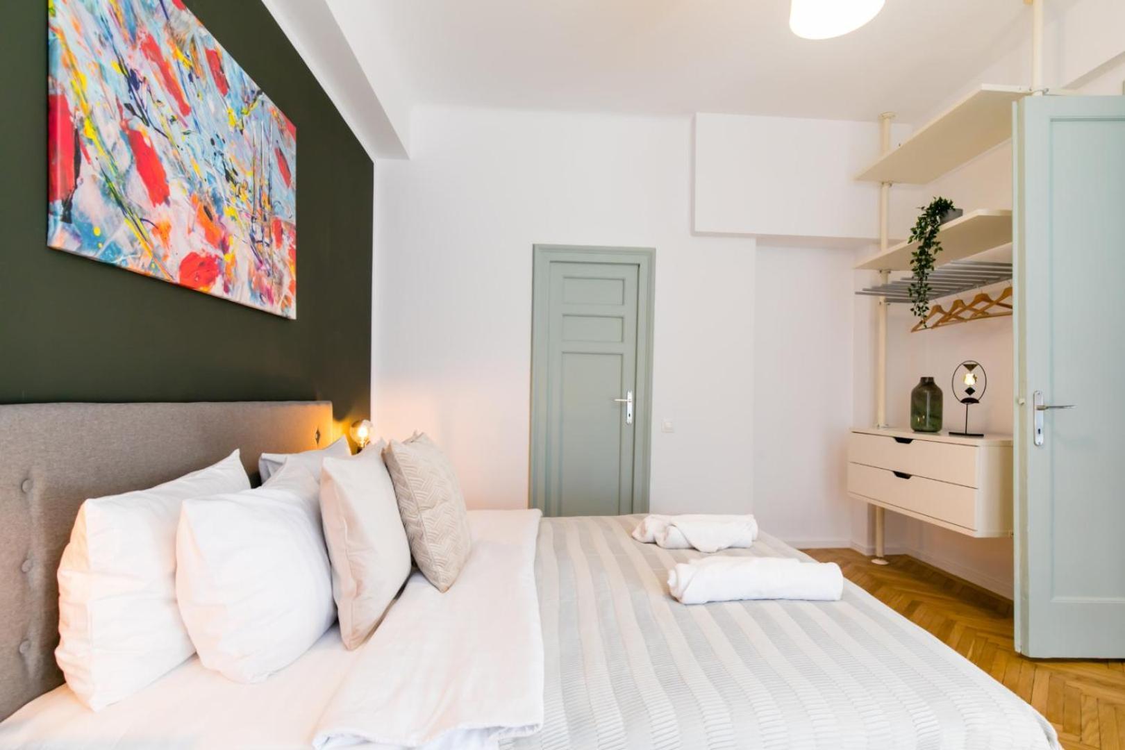 Heart Of The City - Cozy Apartments In Prime Location Bucarest Camera foto